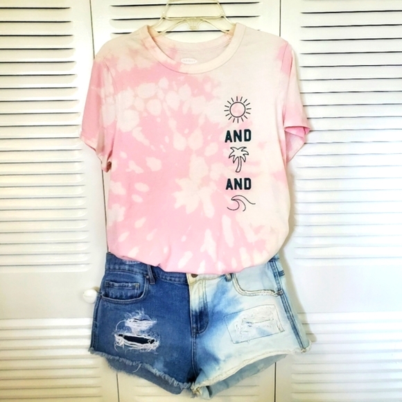 Old Navy pink and white tie dye shirt, size M - Picture 2 of 8